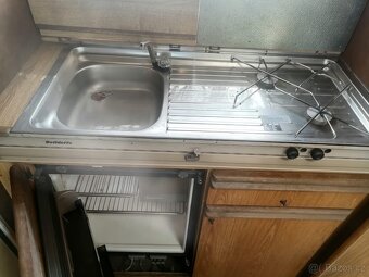 Obytný automobil Fiat 280 - 13