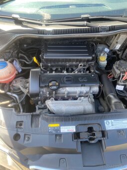 Prodám Seat Ibiza 1.4i 16 ventil 63kw R.2013 - 13