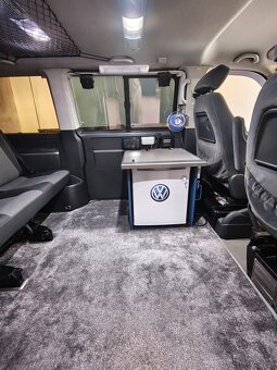 VW Transporter T5 - Caravelle 1.9 TDI - 13