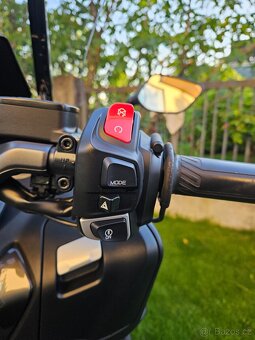 Yamaha t max 560 TECH MAX r.v.2023 - 13