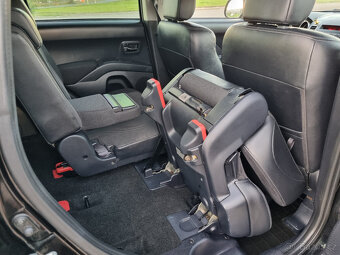 Peugeot 4007 2,2 HDi 4x4, 7 míst - 13