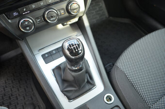 PRODÁM ŠKODA OCTAVIA KOMBI 2.0TDI 150PS 2016 NAVI,TAŽNÉ - 13