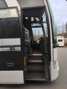 MERCEDES TRAVEGO 17shd - 13