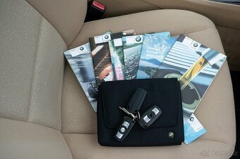 BMW (E90) 318i - 13