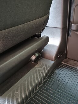 Ford Tourneo Custom 2.2 TDCI Long 92 kw r.v. 2015 Titánium - 13