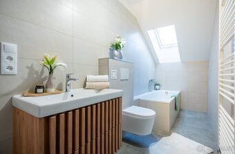 Prodej poloviny moderního dvojdomu 5+kk (130 m²) s privátní - 13