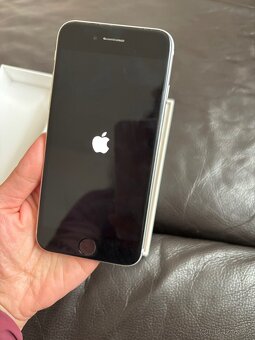 iPhone SE 64GB 2020 - 13