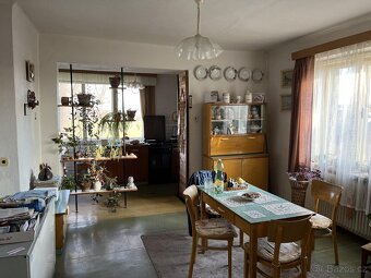 Prodej rodinného domu s dílnou a garáží v obci Květinov - 13