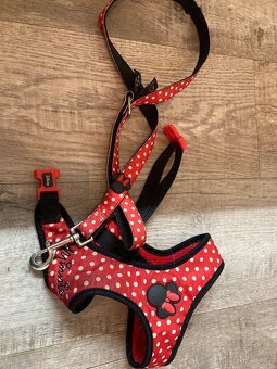 Postroje a oblečky na menšího pejska - 13