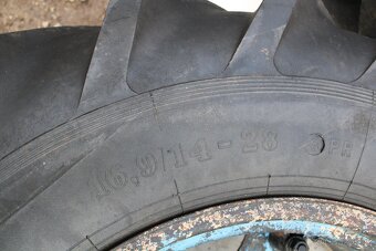 Zetor 6911 7011 zadní kola pneu barum 16,9-28 vzorek 50% - 13