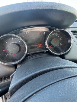 Peugeot 5008 - r.v. 2010 - 13