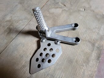 CBR600RR 2005 díly - 13