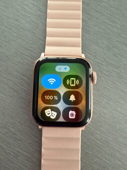 Apple Watch Series 6 40mm Zlatý hliník s pískově růžovým spo - 13