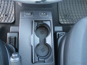 Prodám Mazda 5 2.0 i 107 kW  7-míst - 13