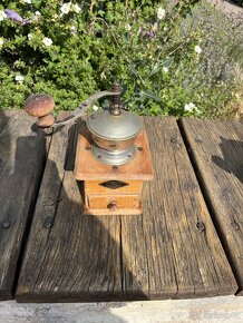 Mlýnky na kávu - 13