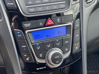 Hyundai i30, 1.6i, ČR, 2016, AUTOMAT - 13