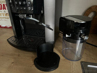 Kávovar Krups EA 819E Arabica Latte Quattro Force - TOP - 13
