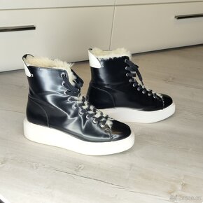 Kožené dámské zimní boty Calvin Klein, vel. 38 - 13