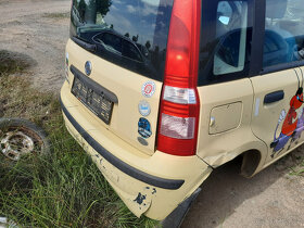 Fiat Panda 2004 1,1 40kW zluta, DILY z vozu - 13