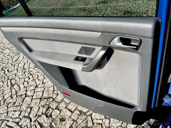 Volkswagen Touran 1.6 TDi Cross, výhřev, Bi-xenony, senzory - 13