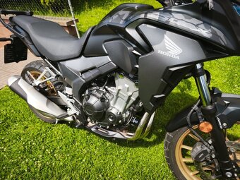 honda CB 500 X (2019) nový model 19", 6500km, kufr - 13