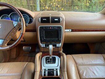 Porsche Cayenne,  4.5 / 250 kW - 13