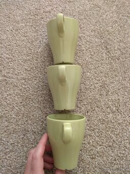 Nové stohovatelné hrnky - různé barvy, 250 ml, 11 ks - 13