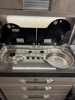 Prodám luxusní karavan HOBBY PRESTIGE 560, r.v. 2022 - 13