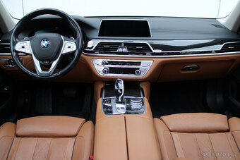 BMW 730d xDrive / ACC / HUD / 360° / VZDUCH / KEYLESS / 21" - 13