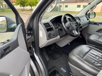 VW TRANSPORTER T5.1 2.0TDI 103KW DSG LONG 5 MÍST R.V.2010 - 13