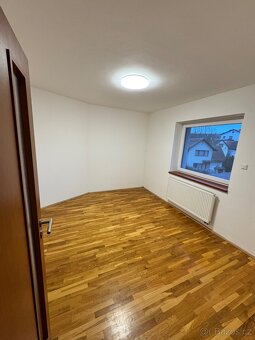 Pronájem rod. domu Kladeruby - 13