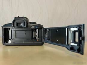 Kinofilmová zrcadlovka Canon EOS 700 + Canon EF 50mm f1.8 - 13