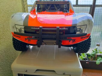 RC Traxxas Unlimited Desert Racer 1:8 TQi RTR s LED Fox - 13