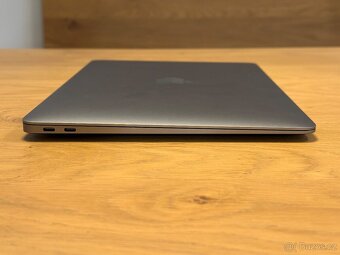 Apple MacBook Air M1 (2020) - 13