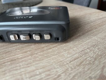 SONY WALKMAN - 13