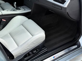 BMW M5 E60 V10 (NUTNO ČÍST-VIDĚT) 2005 ORIG STAV - 13
