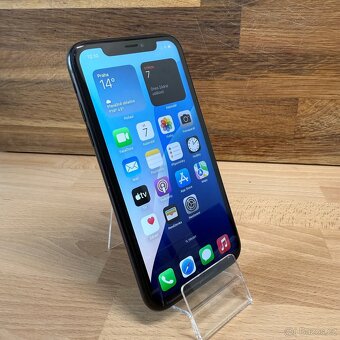 iPhone XR 64GB, černý (12 měsíců záruka) - 13