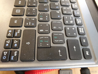 Prodám použitý notebook Acer Aspire V5-171 Intel Core i3 6GB - 13