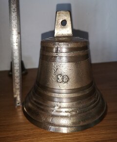 starý bronzový zvon s číslicí "9" nebo "20"-čtěte popis - 13