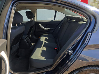 BMW Řada 3 320d Limousine NAVI 135kW - 13