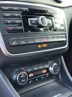 Mercedes Benz GLA220 4MATIC - 13