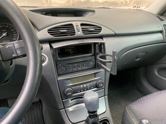 Ranault Laguna 1.9 dci rok 2003 - 13