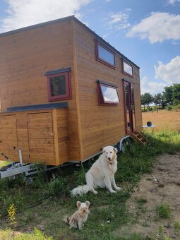 Luxusní tiny house z přírod. materiálů, design mobilní dům - 13