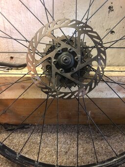 Brzdové páky a třmeny SHIMANO + zadni kol - 13