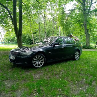 BMW 325d sedan 2008 manuál 145 kW - 13