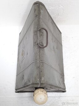 20L Trojůhelníkový Plechový Kanystr Retro - 13