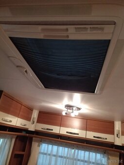 Půjčím karavan Hymer Carado 500, mover, markýza, pro 4 lidi - 13