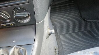 ŠKODA OCTAVIA 1,6 i Ambiente - 13