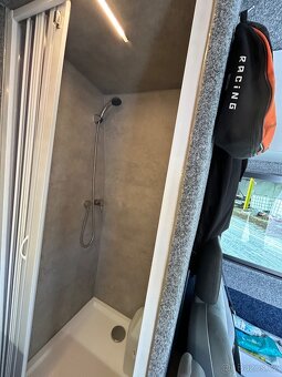 Obytná dodávka VW Crafter 2,5 tdi - 13