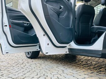 Ford Kuga 2.0TDCi 4x4 AUT 120KW VÝHŘEV KAMERA LED SERVISKA - 13